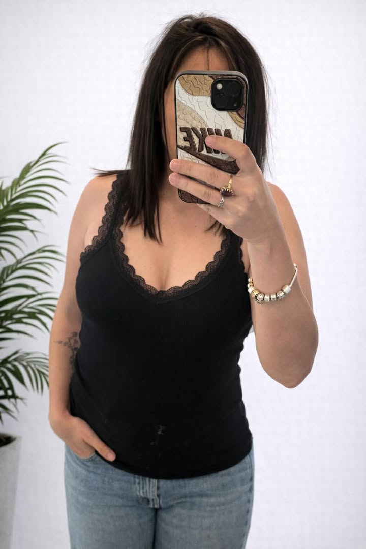 Top Dentelle (plusieurs coloris)